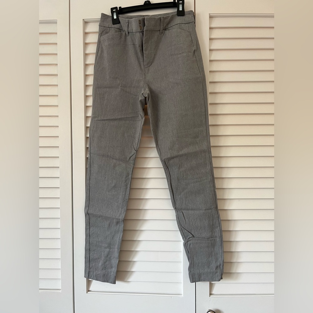 LIKE NEW! Old Navy high rise pixie pants